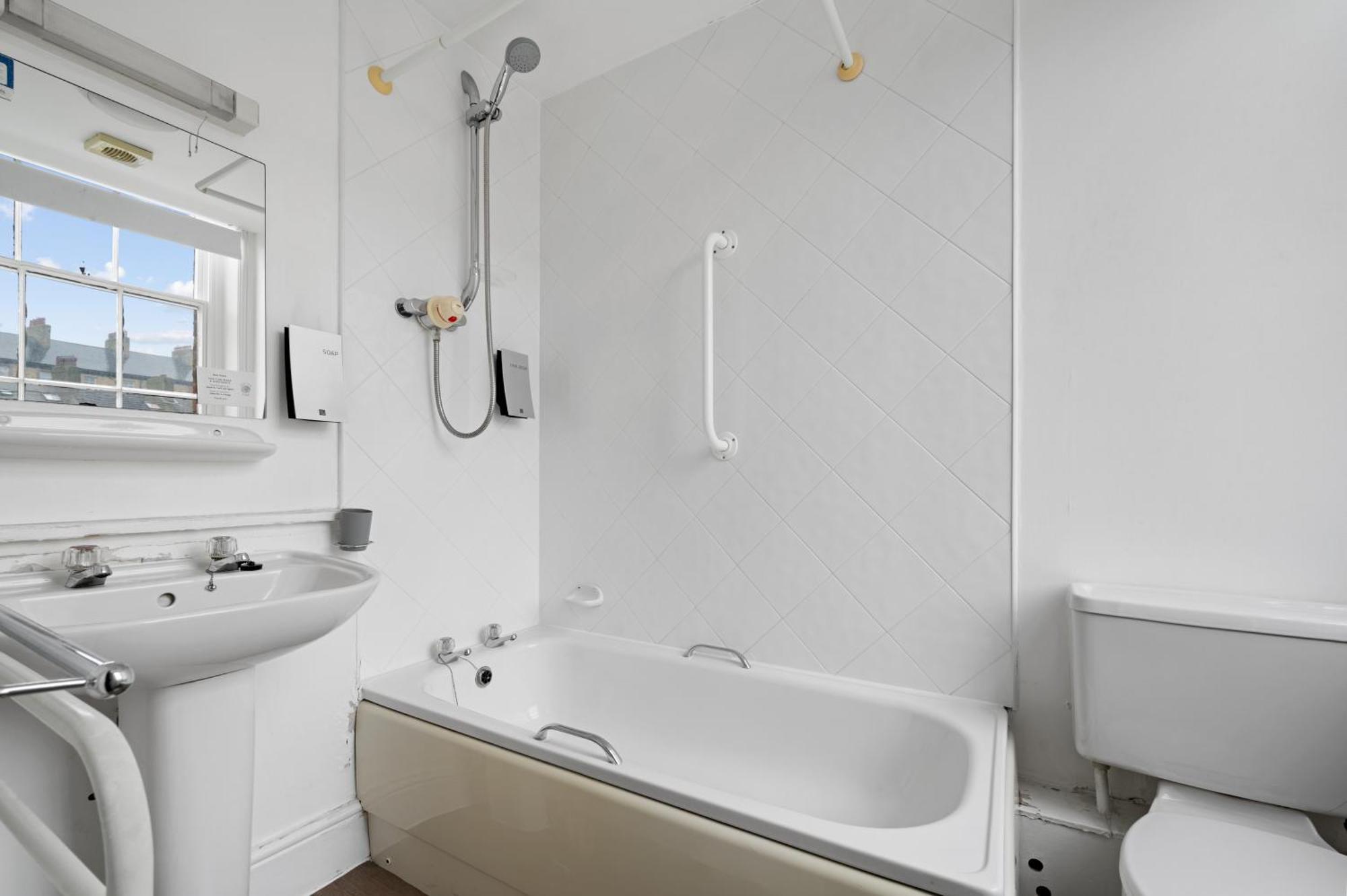 Royal Whitby 3*